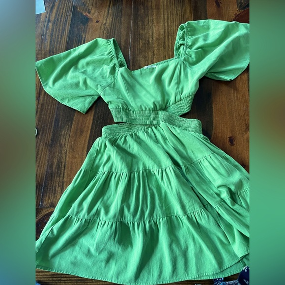 Lime Green Tiered Mini Dress open lower back size M - Picture 7 of 8